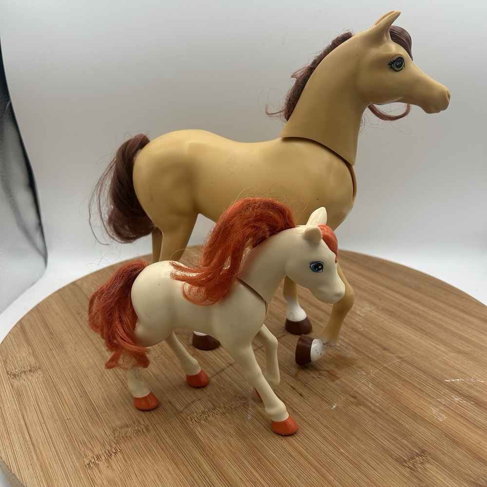 Barbie Hugs N Plays Barbie Horse & Chelsea Horse With Moveable Heads No Saddles - Picture 1 of 6